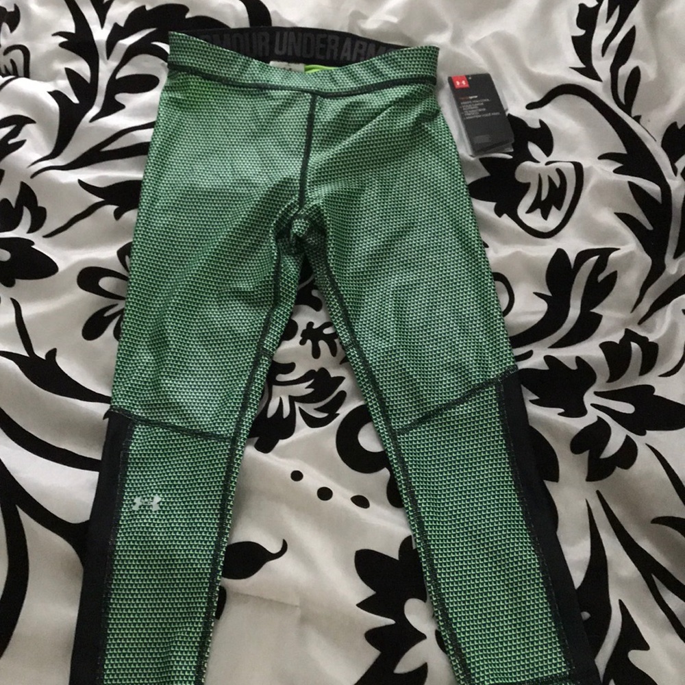 Women’s Under Armour crop leggings